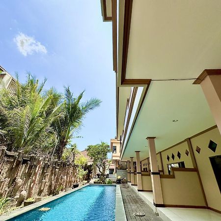 Taxa Raya Guest House Legian Eksteriør bilde