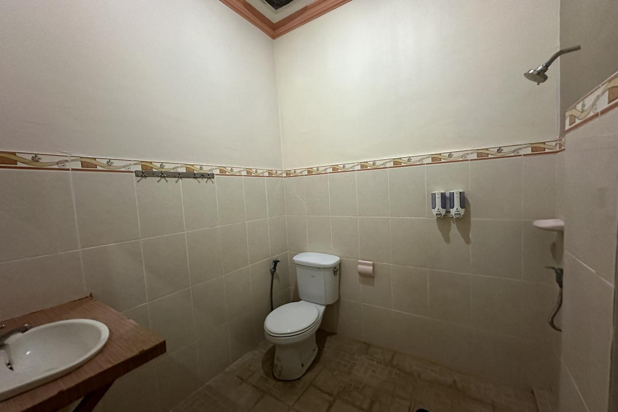 Taxa Raya Guest House Legian Eksteriør bilde
