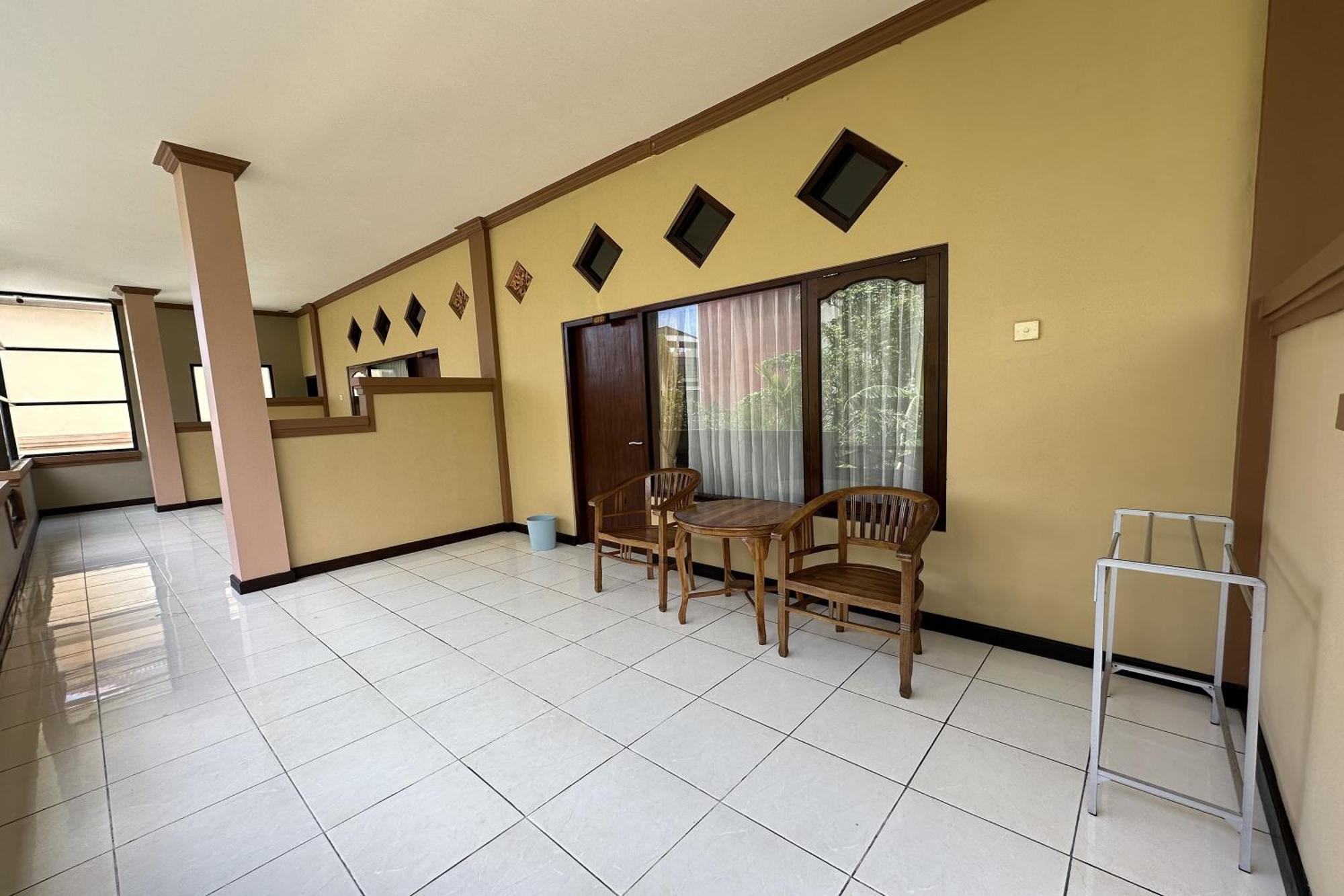 Taxa Raya Guest House Legian Eksteriør bilde